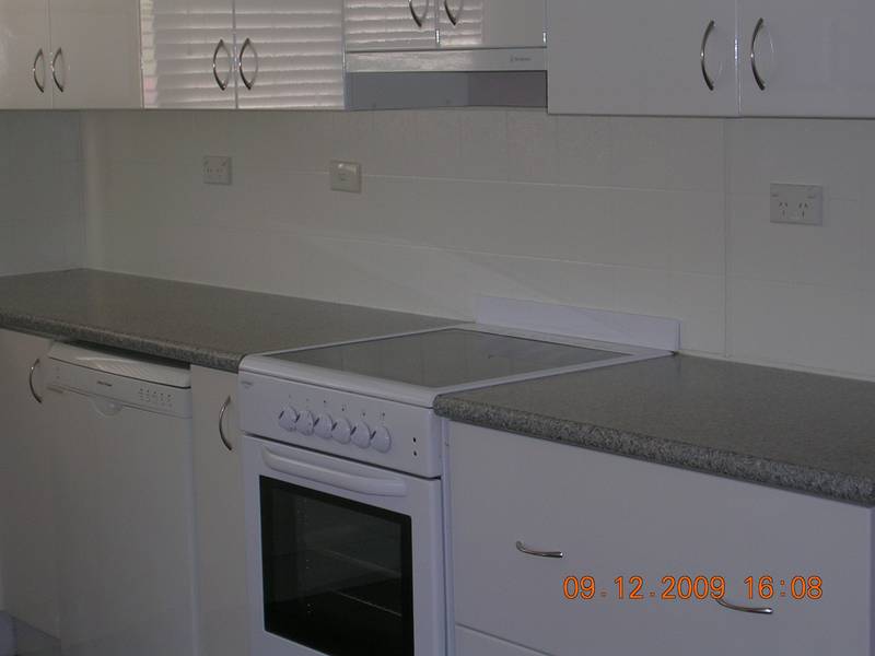 2 Storey Living ~ 819 sq mtr Picture 3