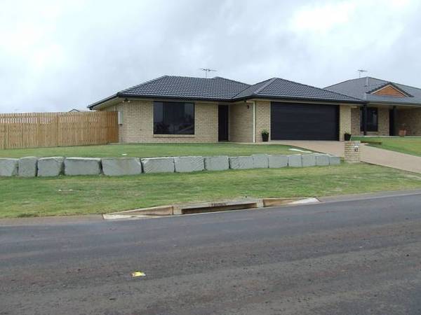 Great Home ~ Great Position Picture 1