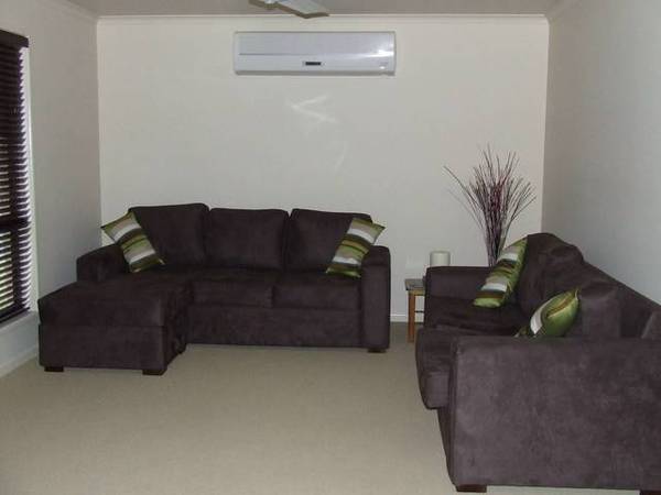 Great Home ~ Great Position Picture 2