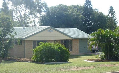 LAND LAND & MORE LAND Picture