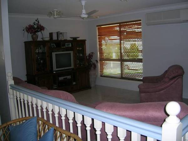 Immaculate 4 Bedroom Home on 800 sq mtr Picture 2