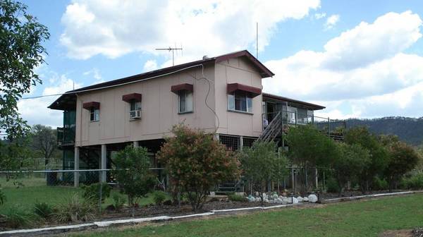 RURAL LIFESTYLE Picture 3