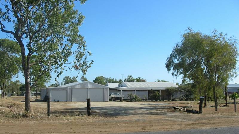 WORK OR PLAY
~
FACILITIES AVAILABLE ARE SUPERB Picture 2