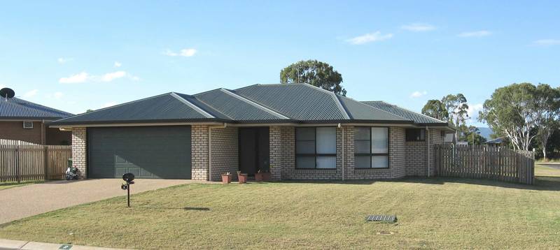 4 Bedroom Brick Home with Room to Move in the Back Yard Picture 2