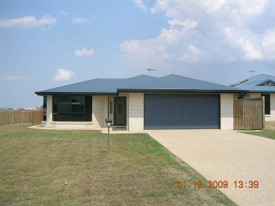 5 Bed, Big Yard & Beautiful Picture