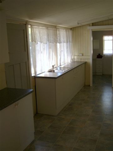 Fine Family Home in Jandowae Picture 3