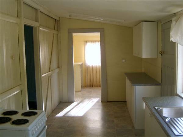 Fine Family Home in Jandowae Picture 2