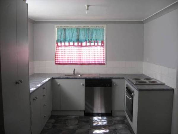 REFURBISHED TIMBER HOME Picture