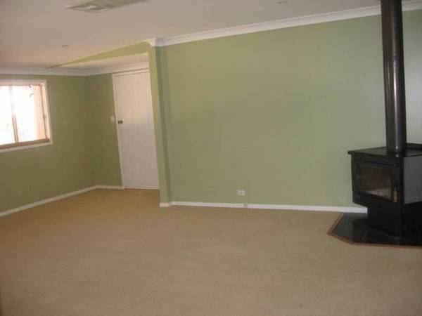 REFURBISHED TIMBER HOME Picture