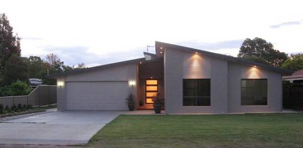 EXECUTIVE LIVING AT ITS BEST Picture 1