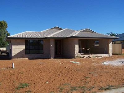 BRIGHT SPACIOUS & AFORDABLE Picture