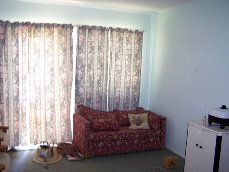 4 BEDROOM HOME - DOUBLE BLOCK 1600 sqm Picture 3