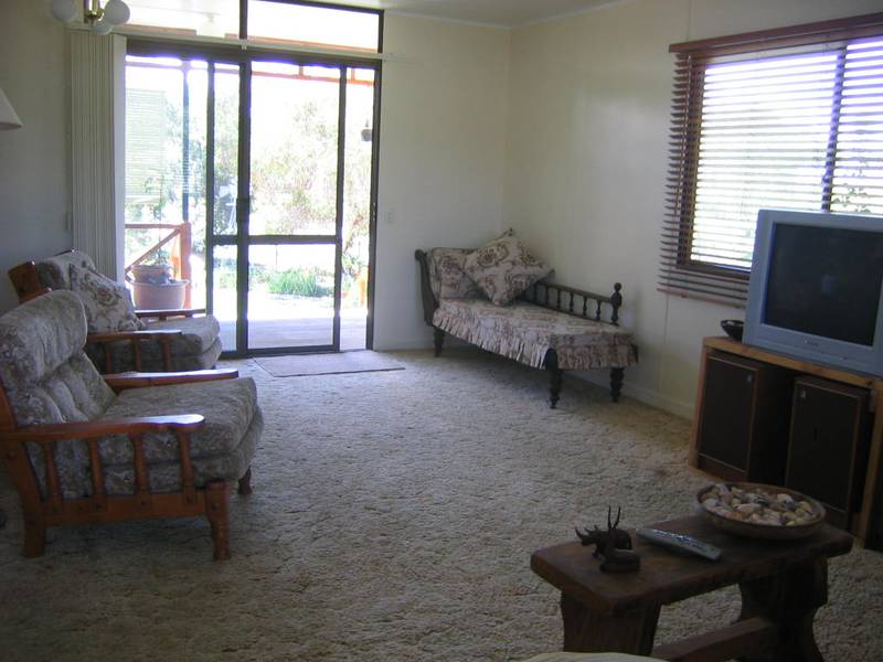 HUGE ALLOTMENT CLOSE TO TOWN Picture 3