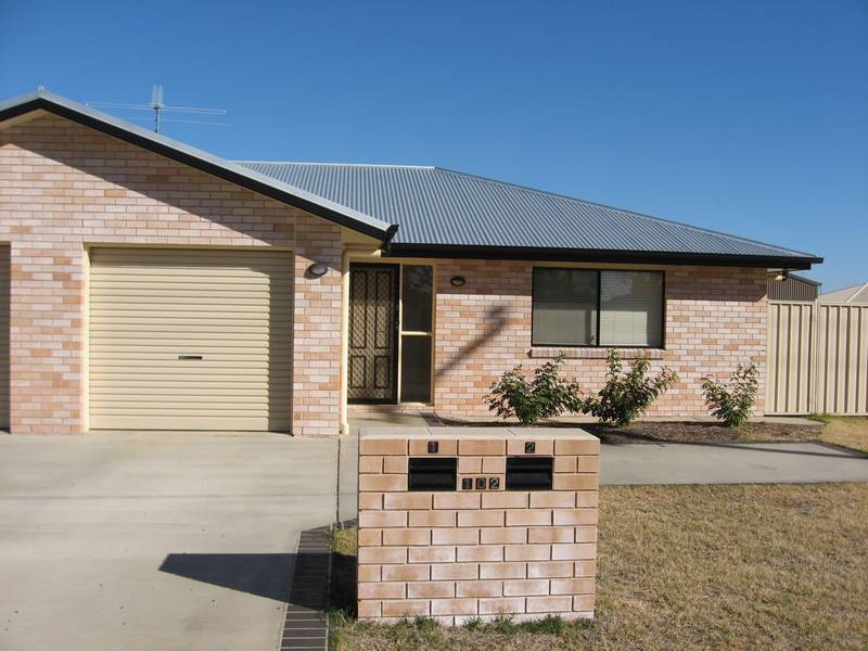 NEAR NEW FURNISHED UNIT Picture 1