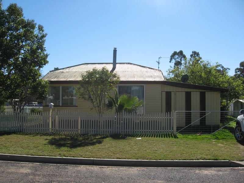 COTTAGE WITH A FUTURE Picture 1