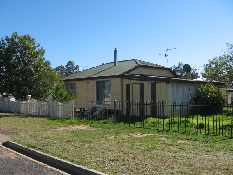 COTTAGE WITH A FUTURE Picture 2