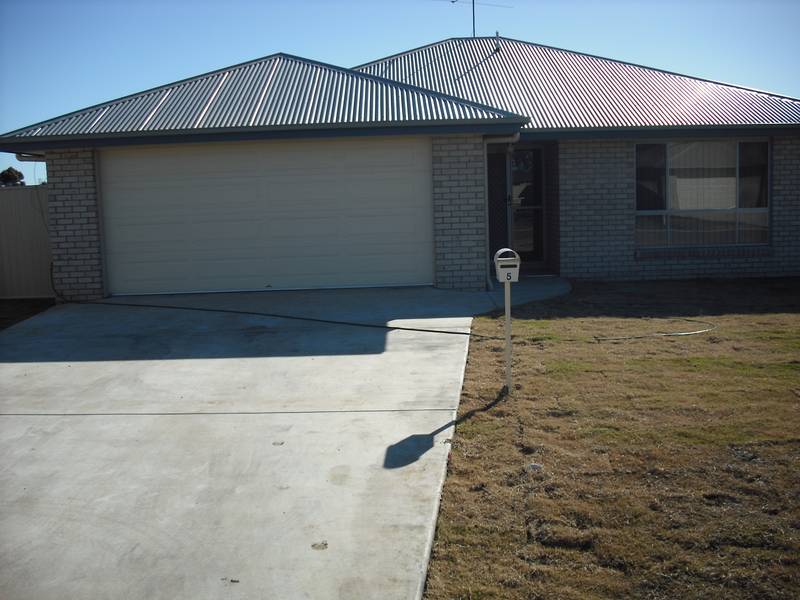 BRAND NEW 4 BEDROOM HOME Picture 1