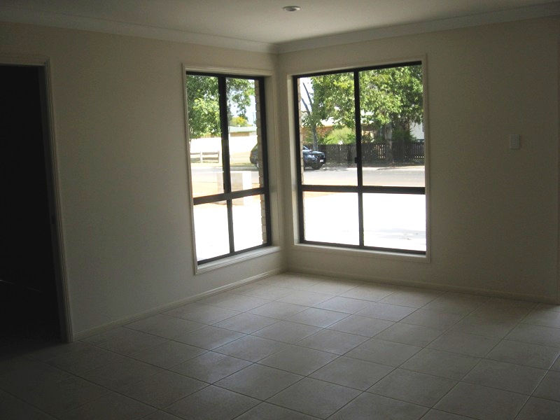 TOP INVESTMENT 3 BED 2 BATH Picture 3