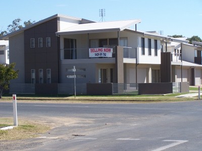 STYLISH BRAND NEW TOWNHOUSE Picture