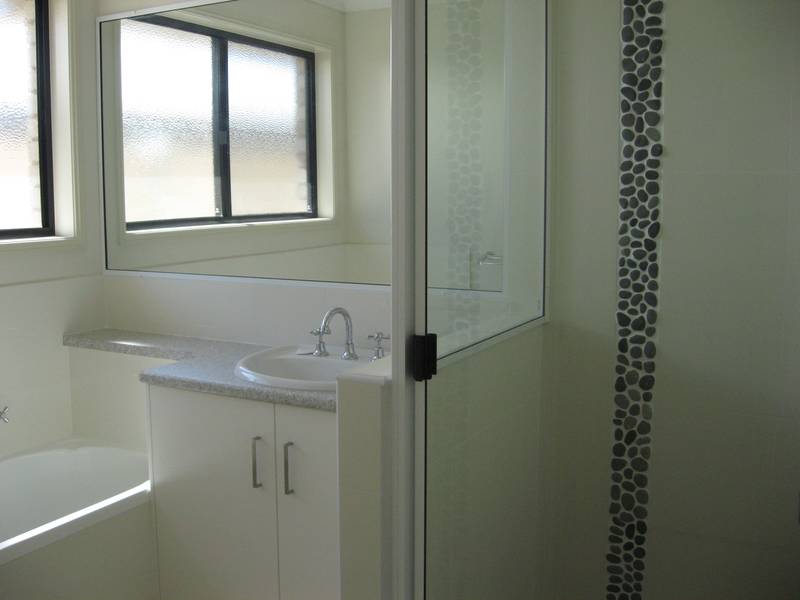 STYLISH NEW INVESTMENT Picture 3