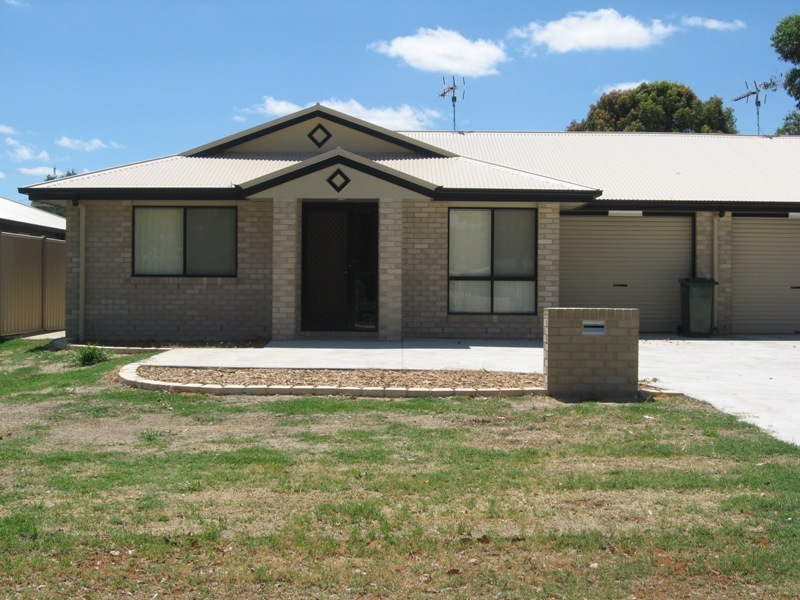 STYLISH NEW INVESTMENT Picture 1