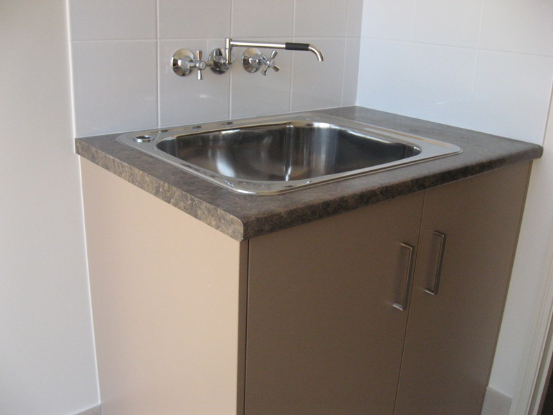 STYLISH NEW INVESTMENT Picture 2