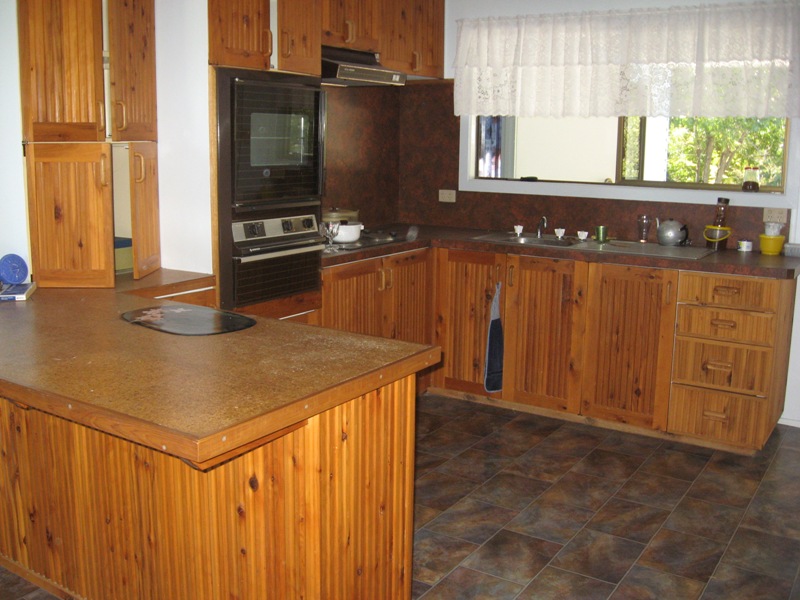 SPACIOUS FAMILY HOME Picture 2