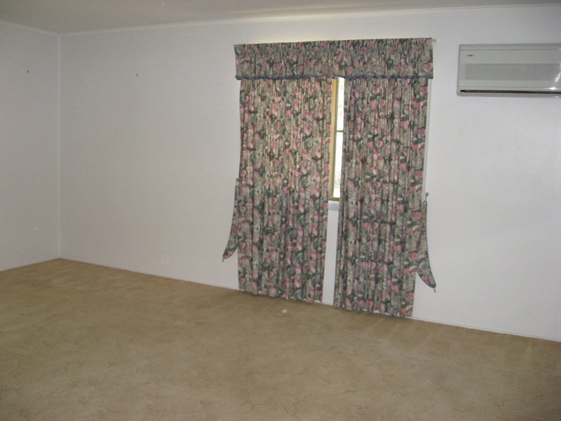 SPACIOUS FAMILY HOME Picture 3