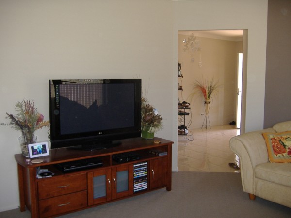 SMART HOME/GREAT INVESTMENT Picture 3