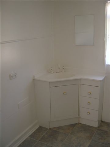 FOR RENT - JANDOWAE Picture 3