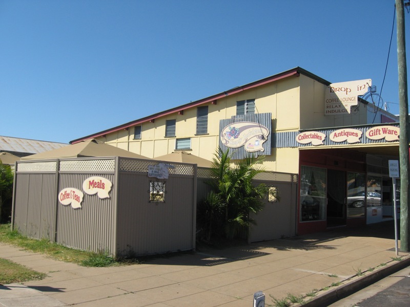 OLD WORLD CHARM COFFEE SHOP AND ANTIQUES GIFTS Picture 2