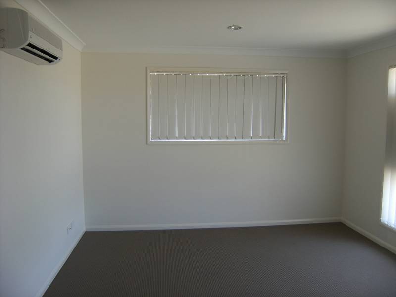 BRAND NEW HOME, NEW ESTATE, HANDY LOCATION Picture 2