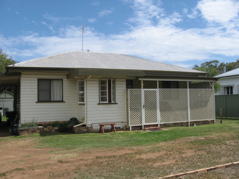 CENTRAL POSITION Picture 1