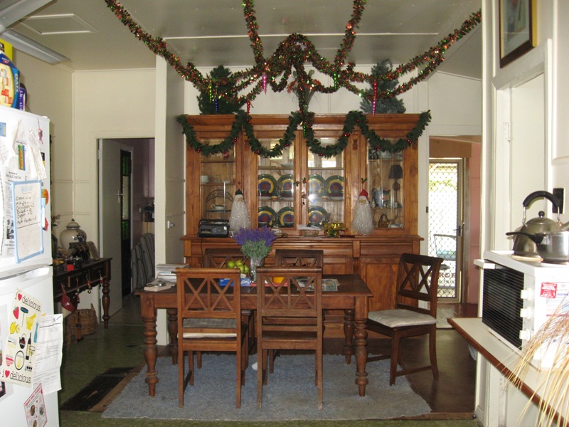 CENTRAL POSITION Picture 3