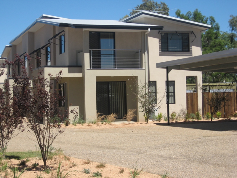 LUXURY LIVING IN FULLY FURNISHED VILLA Picture 2