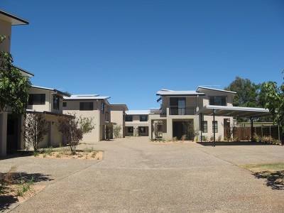 LUXURY LIVING IN FULLY FURNISHED VILLA Picture