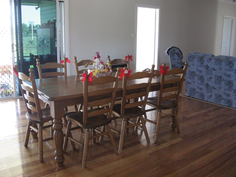 LIFE STYLE ON ACREAGE Picture 3