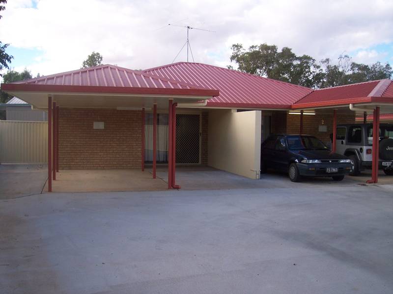 NEAR NEW 2 BEDROOM UNIT Picture 1