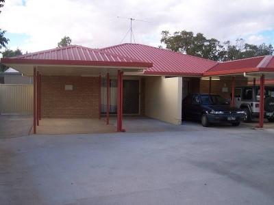 NEAR NEW 2 BEDROOM UNIT Picture