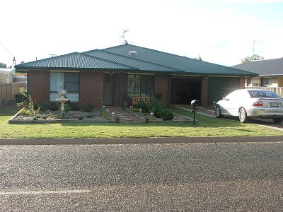 Executive Style Picture