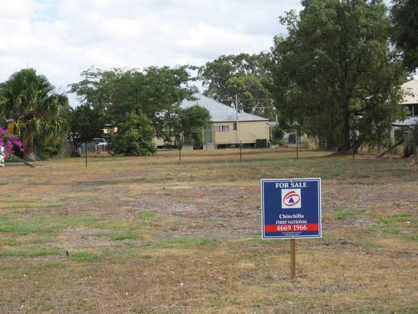 UNITS/LAND ON 3 STREET FRONTAGES Picture 2