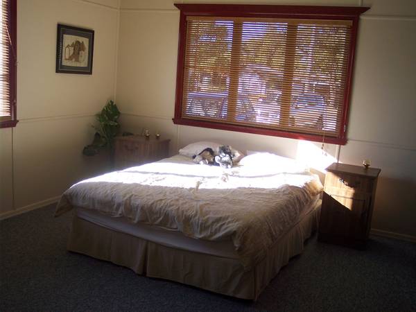 FOR RENT Picture 3