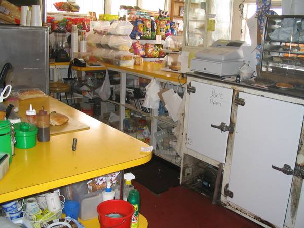 JANDOWAE TAKEAWAY FOOD SHOP Picture 2