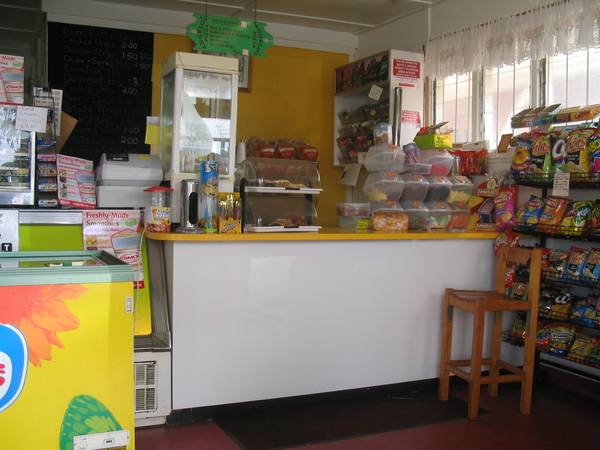 JANDOWAE TAKEAWAY FOOD SHOP Picture 3