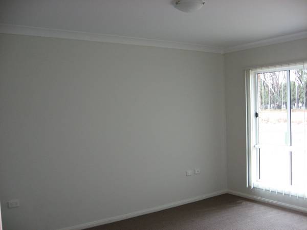 FOR RENT Picture 2