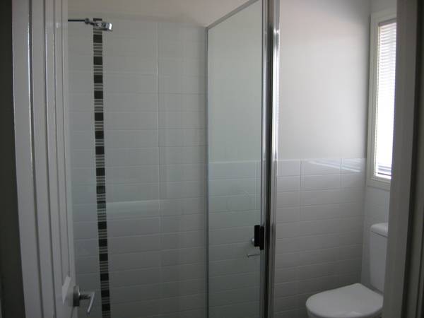 FOR RENT Picture 3