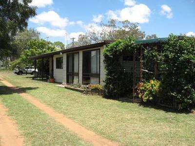 COMFORTABLE FAMILY HOME Picture