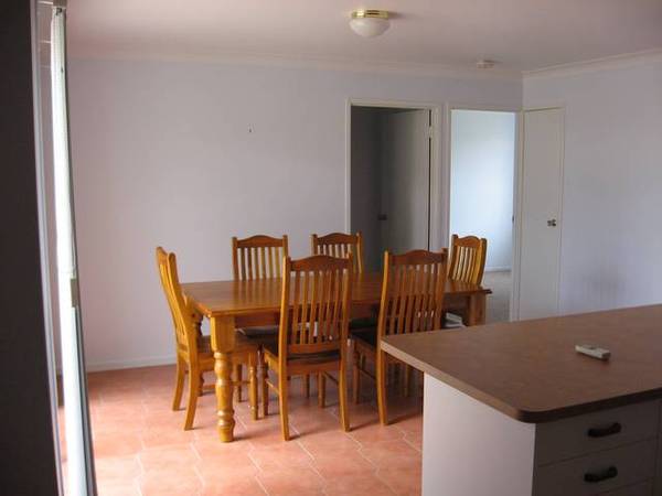 TIDY BRICK HOME Picture 3
