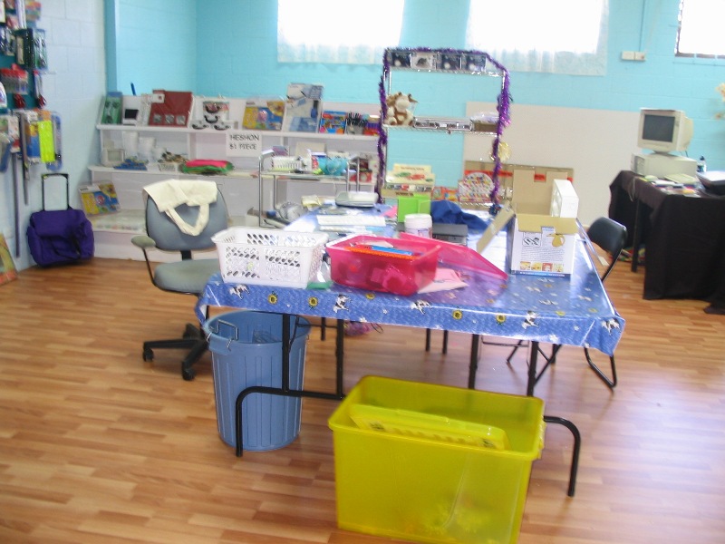 NETWORK VIDEO RENTAL & CRAFT SHOP Picture 2