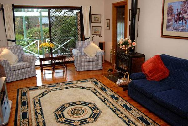 Elegant Home on the Southside Picture Elegant Home on the Southside Picture